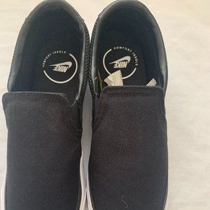 Nike Women's Court Legacy- Size 7 1/2
